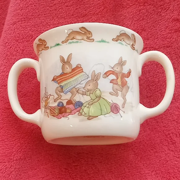 Baby drinking cup - Picture 2 of 4